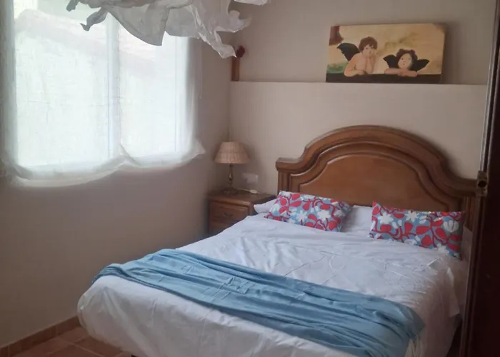 Casa Guinda Gavilanes