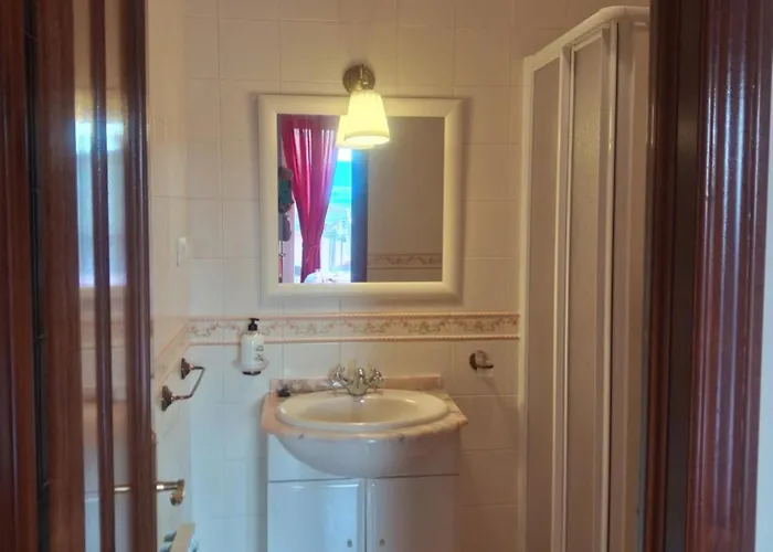 Casa Guinda Gavilanes